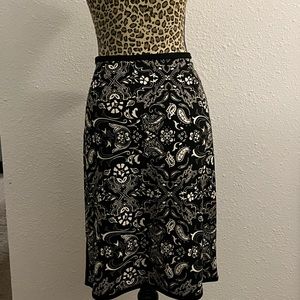 AK Anne Klein straight skirt.